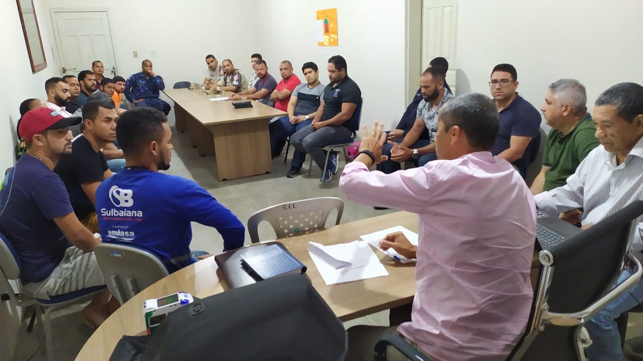 Camacã: Prefeito se reúne com representantes dos blocos e outras autoridades para organização da Festa da Cidade

